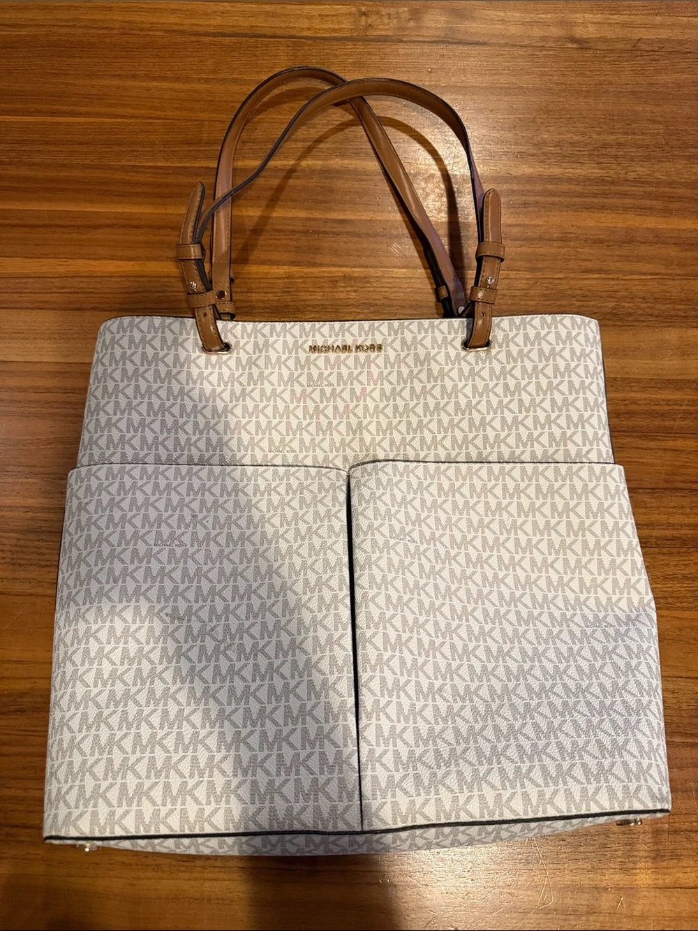 Michael Kors Bedford large monogram Pebbled Leather Tote w/Front Slip Pockets